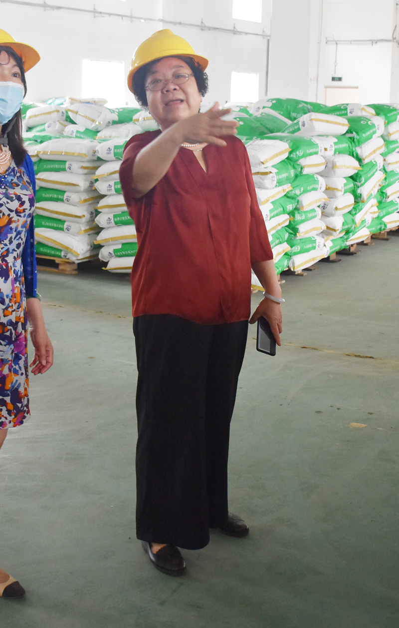 卓越工程師周建群指導(dǎo)工作 卓越工程師周建群指導(dǎo)工作