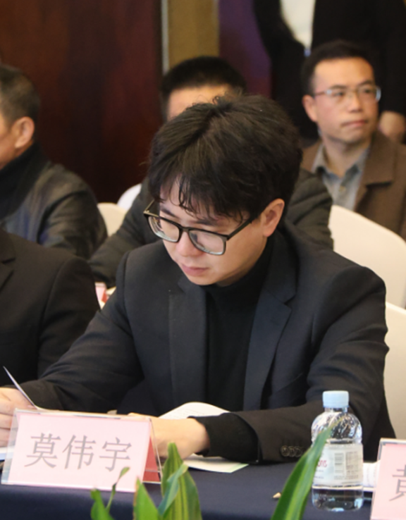 總裁莫偉宇 總裁莫偉宇